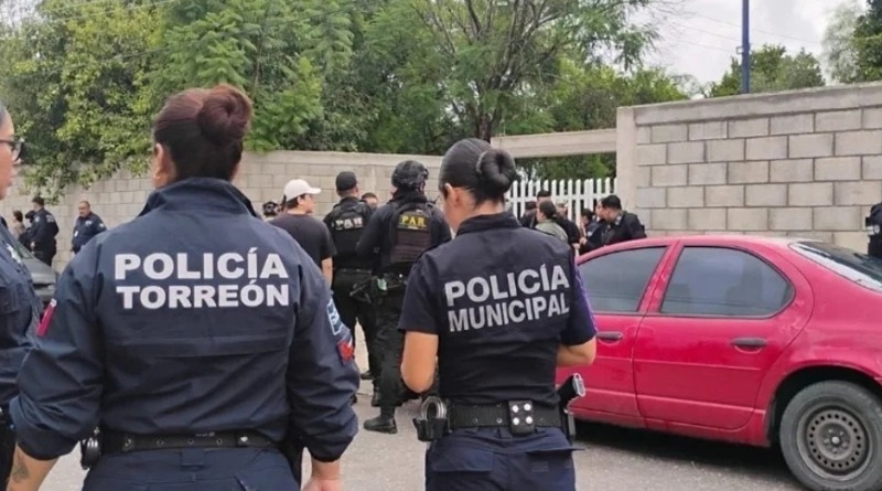 ASESINAN A SUBDIRECTORA Y HIEREN A CUATRO ALUMNOS