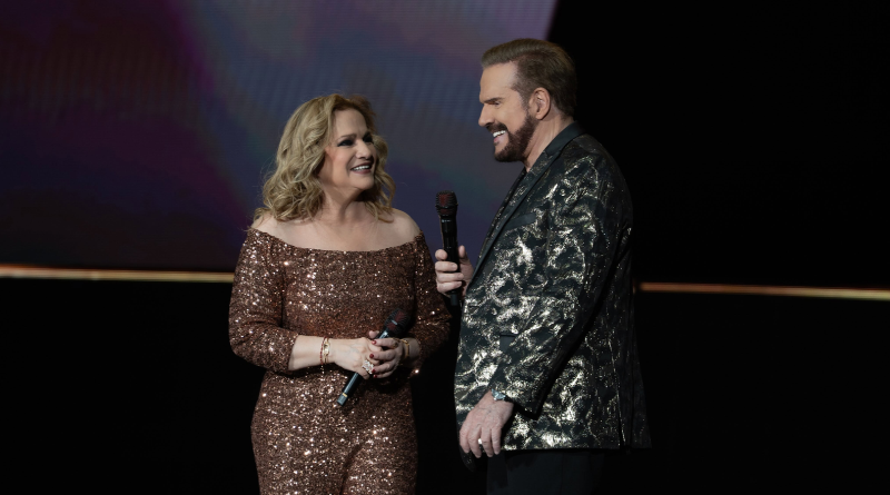 CAUTIVA PIMPINELA CON SU LEYENDAS TOUR