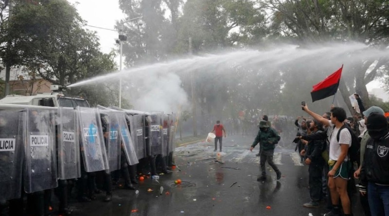 CUESTIONAN AL GOBIERNO POR VIOLENCIA POLICIAL