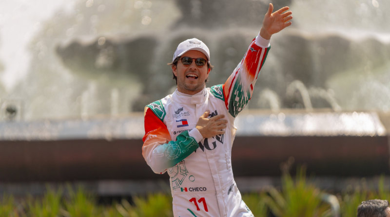 EMOCIONA CHECO PÉREZ EN REGRESO A MÉXICO