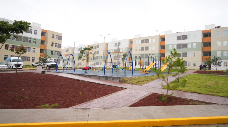 ENTREGAN 931 VIVIENDAS EN MORELIA; PROYECTAN 82 MIL PARA MICHOACÁN