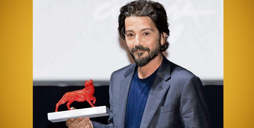 DIEGO LUNA ARRASA EN ROMA CON PREMIO DE GUION 