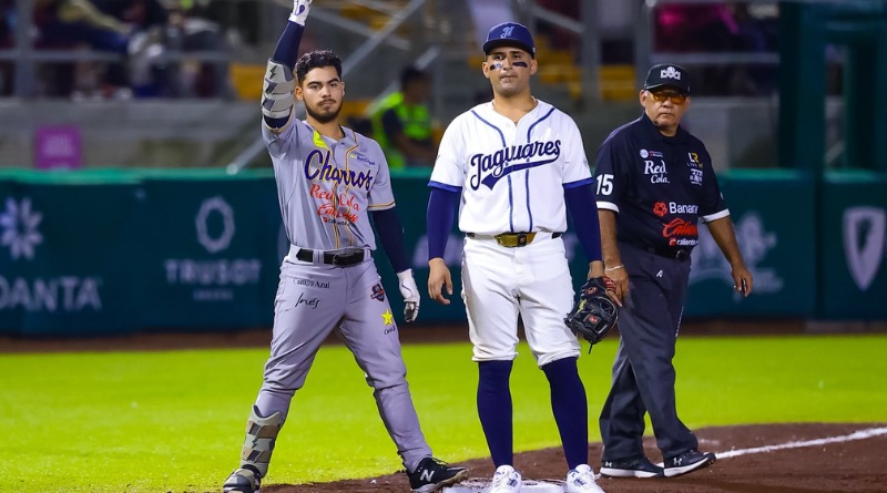 JAGUARES FRENA EL PASO DE CHARROS