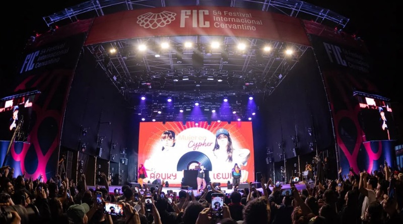 MUJER EN CYPHER ENCIENDE LA ALHÓNDIGA CON EL RAP FEMENINO