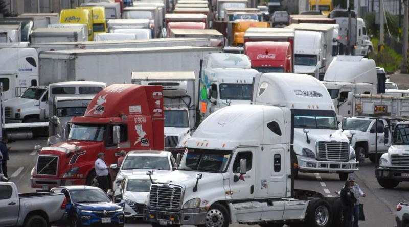 SOSTIENEN EXIGENCIAS TRANSPORTISTAS TRAS LEVANTAR PARO
