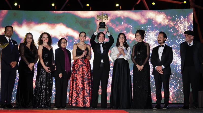 TRIUNFA MICROENDO EN PREMIO ADOLF HORN